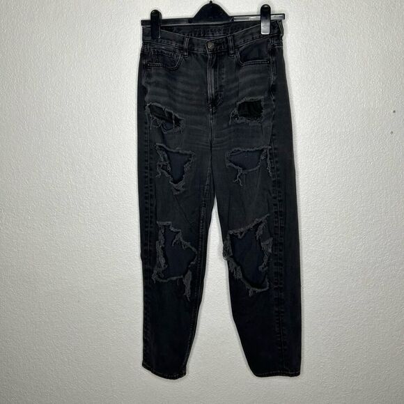 American Eagle Outfitters Denim - Womans Black Relaxed  Mom Jeans Size 4